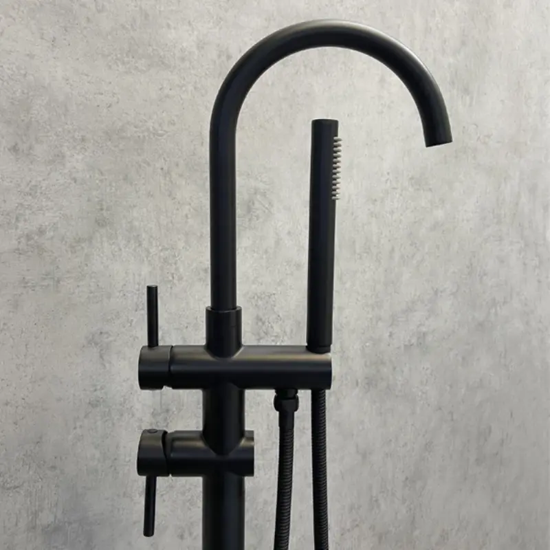 Смеситель напольный Comforty FE018M-CMT Черный матовый Смеситель напольный Comforty FE018M-CMT Черный матовый — изображение 3